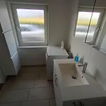 Apartament With Water Views *